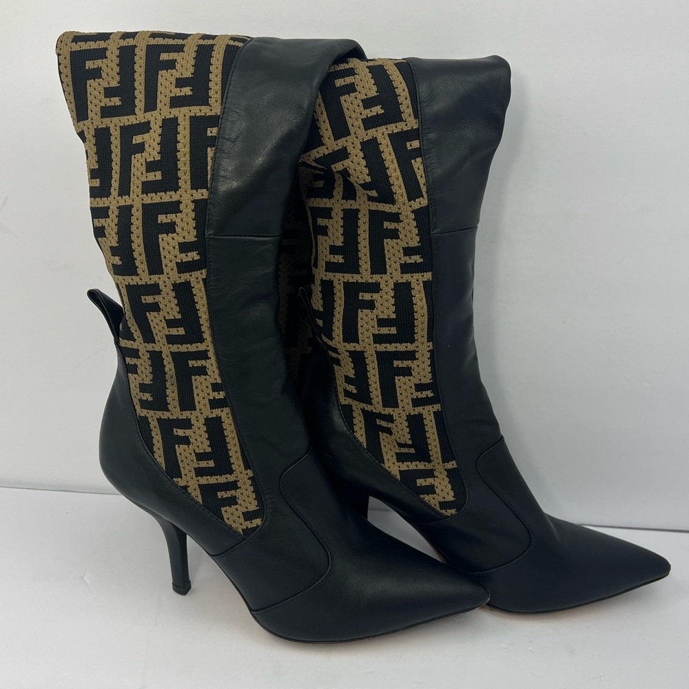 FENDI THIGH HIGH BOOTS, FENDI LOGO “FF”, ROCKOKO HEELS, COLIBRI LEATHER, SIZE 39 - Picture 5 of 17